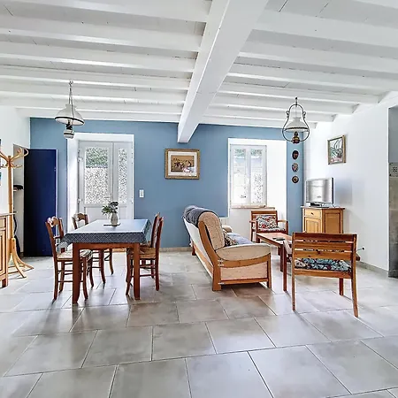 בית נופש La Petite Mainerie *